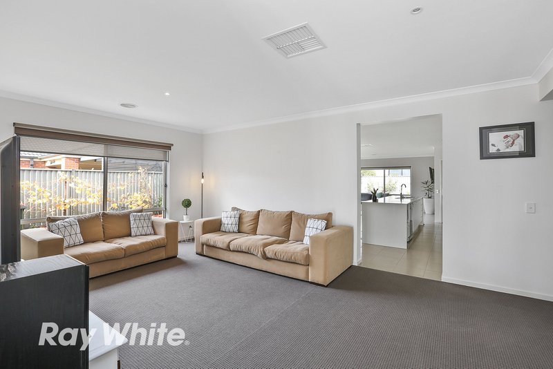 Photo - 49 Grand Lakes Way, Lara VIC 3212 - Image 5