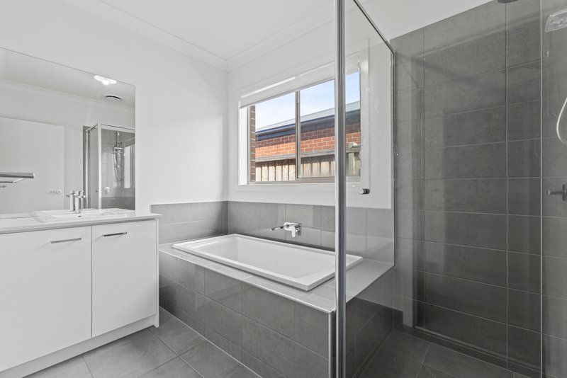Photo - 49 Gravity Drive, Mount Duneed VIC 3217 - Image 7
