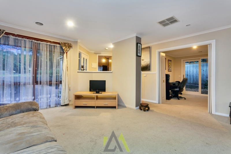 Photo - 49 Gum Nut Drive, Langwarrin VIC 3910 - Image 6