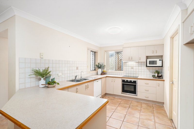 Photo - 4/9 Hanlon Street, Scarborough QLD 4020 - Image 6