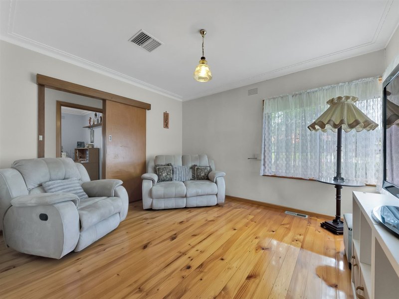 Photo - 49 Harper Street, Wangaratta VIC 3677 - Image 3