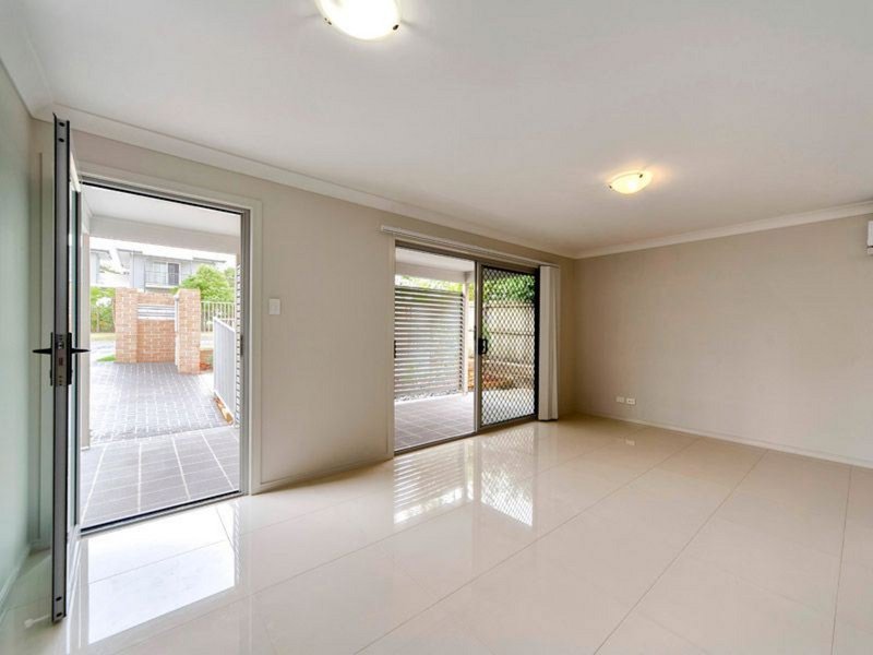 Photo - 4/9 Harry Street, Zillmere QLD 4034 - Image 3