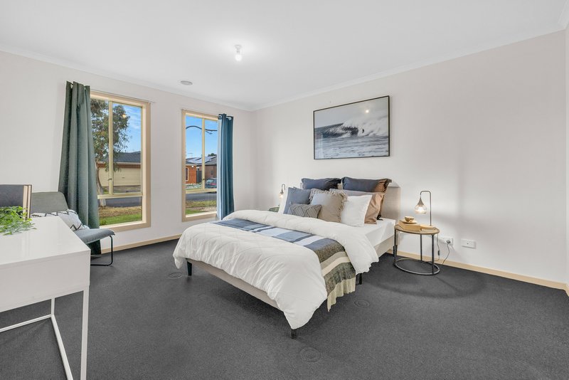 Photo - 49 Hawkstone Road, Manor Lakes VIC 3024 - Image 6