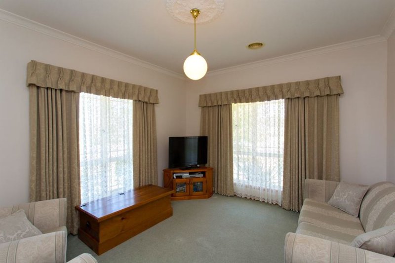 Photo - 49 Haymes Road, Mount Clear VIC 3350 - Image 2