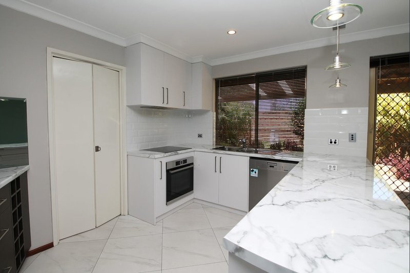 Photo - 4/9 Heron Place, Maddington WA 6109 - Image 2