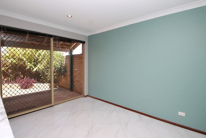 Photo - 4/9 Heron Place, Maddington WA 6109 - Image 5