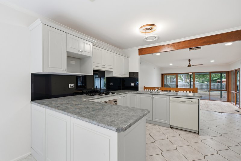 Photo - 49 Jeanette Street, Bayswater VIC 3153 - Image 3