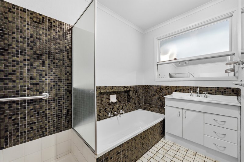 Photo - 49 Jeanette Street, Bayswater VIC 3153 - Image 9