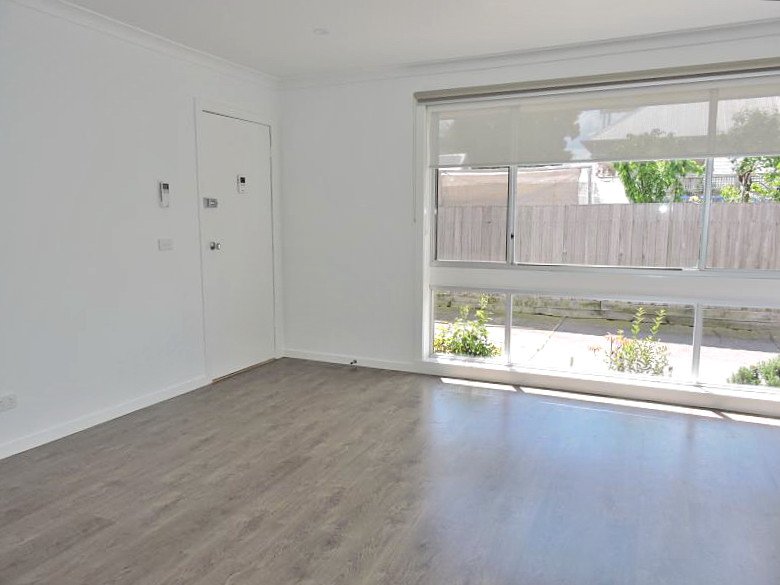 Photo - 4/9 Jeffrey Street, Reservoir VIC 3073 - Image 4