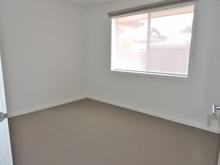 Photo - 4/9 Jeffrey Street, Reservoir VIC 3073 - Image 6
