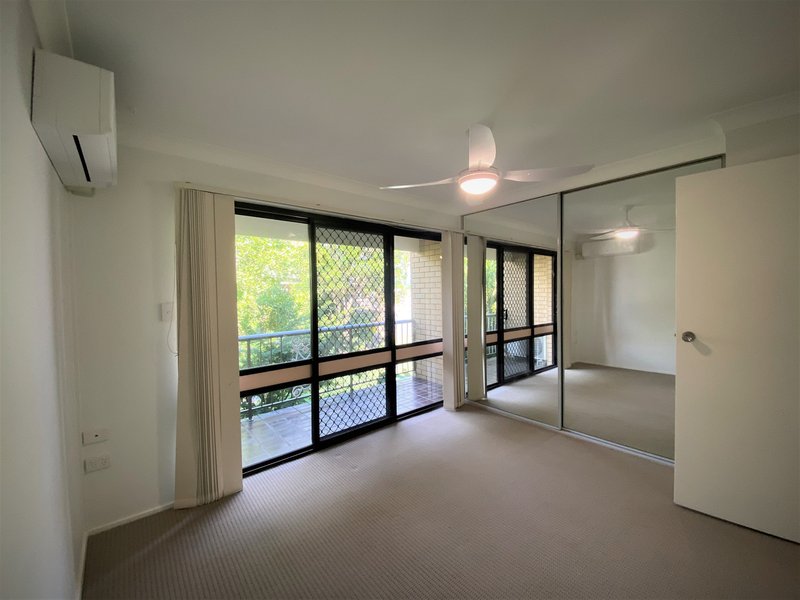 Photo - 4/9 Jodie Court, Mermaid Waters QLD 4218 - Image 4
