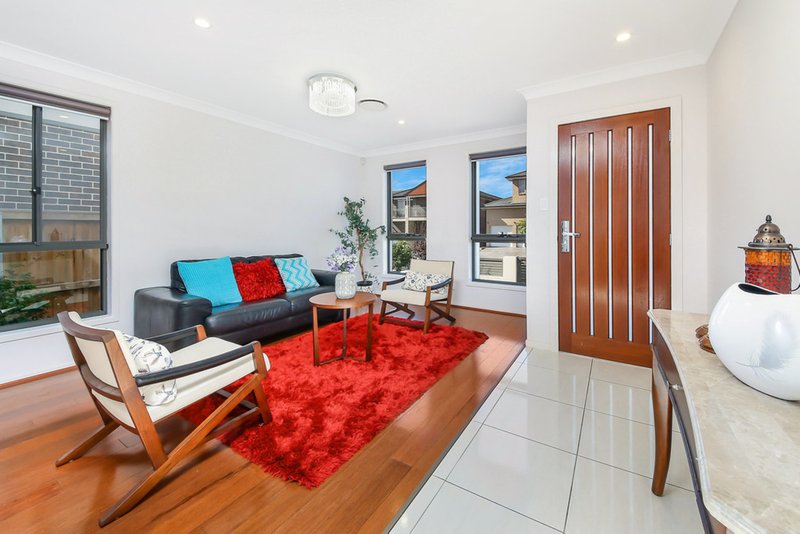 Photo - 49 Jones Avenue, Potts Hill NSW 2143 - Image 5