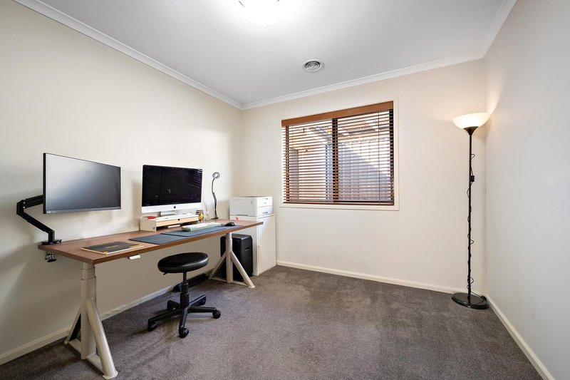 Photo - 49 Lance Hill Avenue, Dunlop ACT 2615 - Image 9