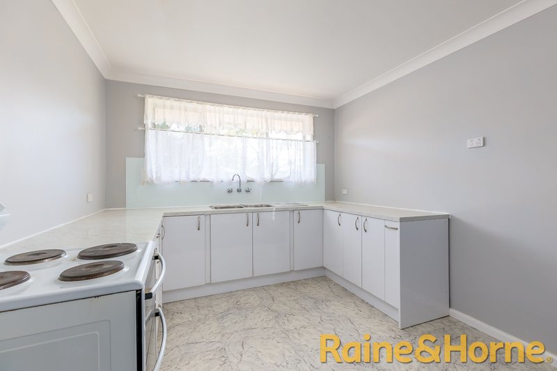 Photo - 4/9 Lawson Street, Dubbo NSW 2830 - Image 2