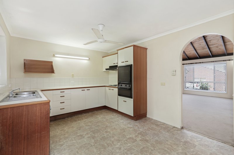 Photo - 4/9 Leslie Street, Arana Hills QLD 4054 - Image 3