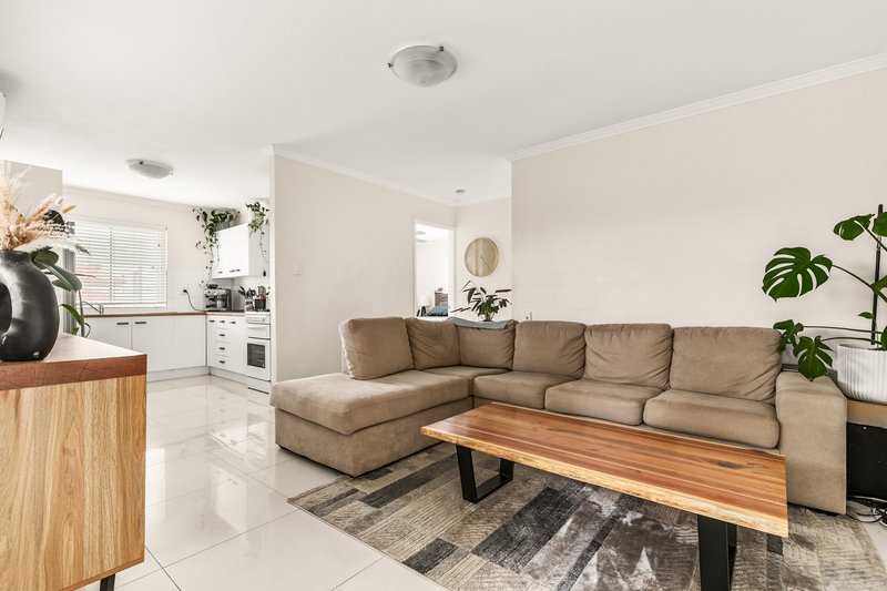 Photo - 49 Lockerbie Street, Kangaroo Point QLD 4169 - Image 2