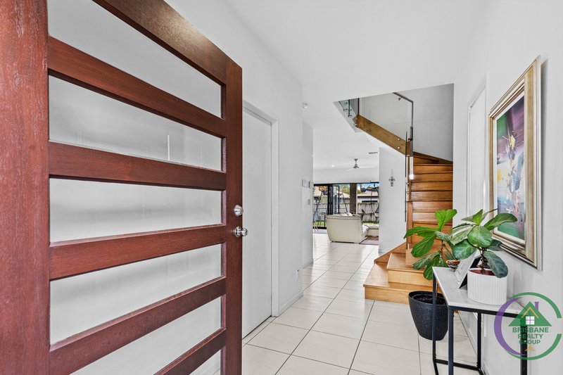 Photo - 49 Lomond Circuit, Upper Kedron QLD 4055 - Image 4