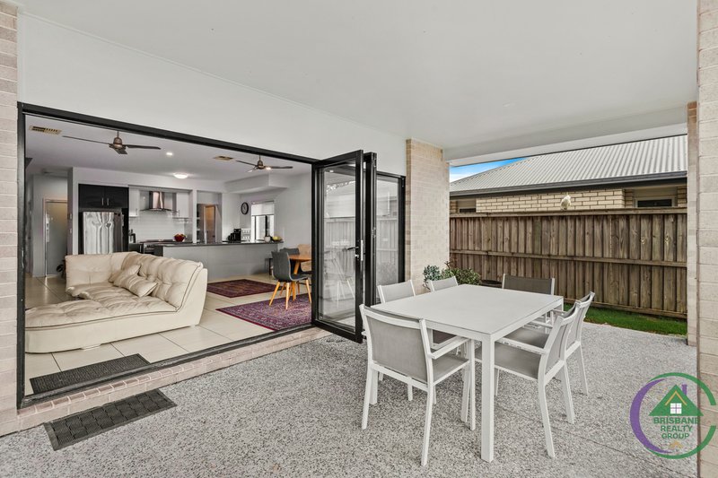 Photo - 49 Lomond Circuit, Upper Kedron QLD 4055 - Image 15
