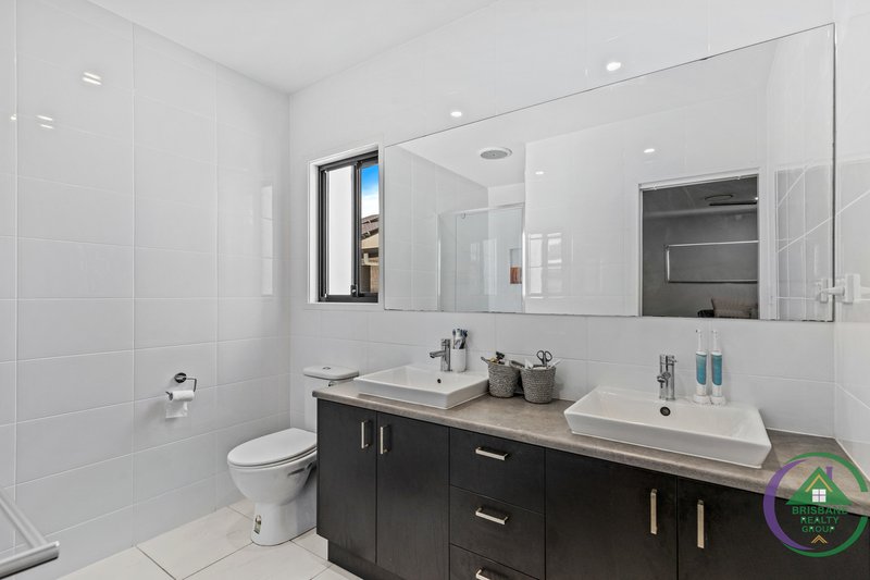 Photo - 49 Lomond Circuit, Upper Kedron QLD 4055 - Image 20