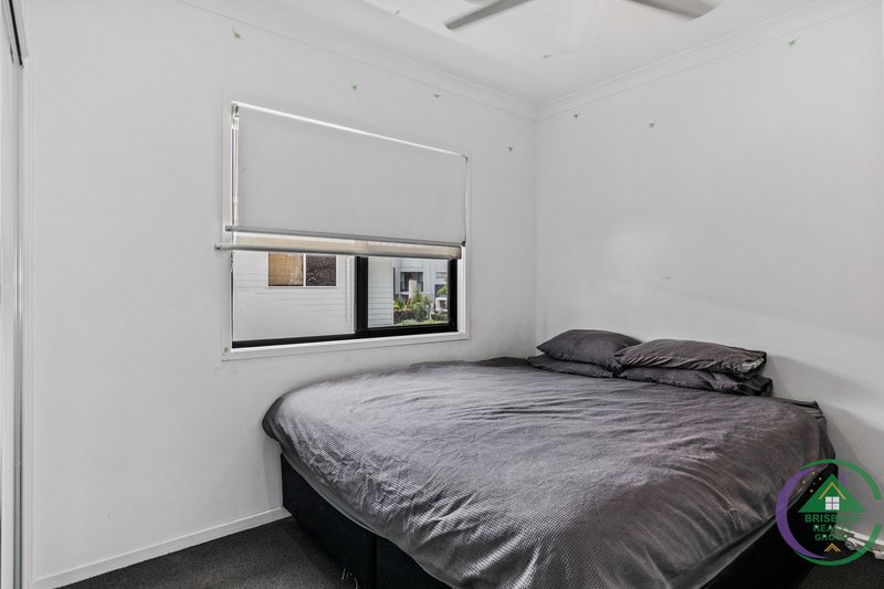 Photo - 49 Lomond Circuit, Upper Kedron QLD 4055 - Image 21