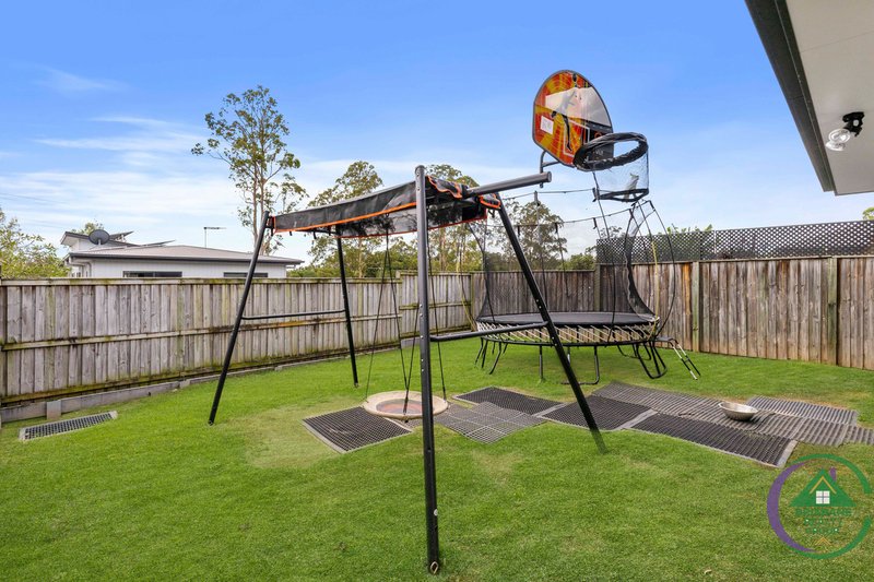 Photo - 49 Lomond Circuit, Upper Kedron QLD 4055 - Image 27