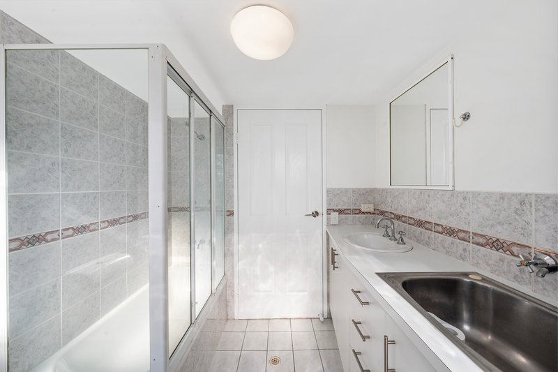 Photo - 4/9 Macaulay Street, Coorparoo QLD 4151 - Image 8