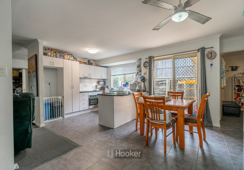 Photo - 49 Mackellar Drive, Boronia Heights QLD 4124 - Image 2