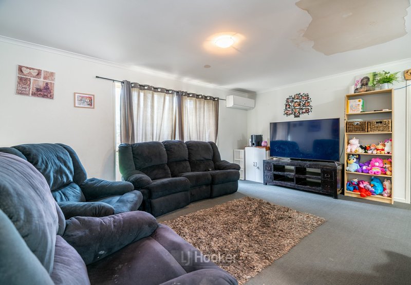 Photo - 49 Mackellar Drive, Boronia Heights QLD 4124 - Image 4