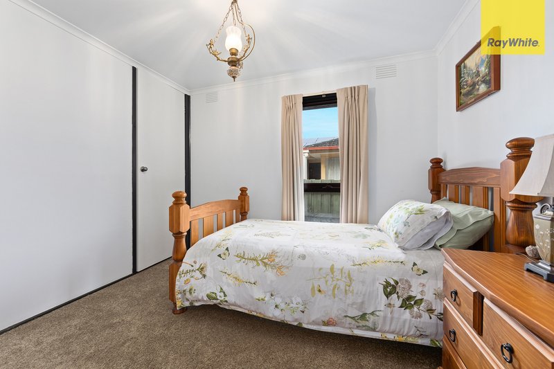 Photo - 49 Magnolia Avenue, Kings Park VIC 3021 - Image 12