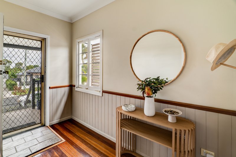 Photo - 49 Mannington Road, Acacia Ridge QLD 4110 - Image 2