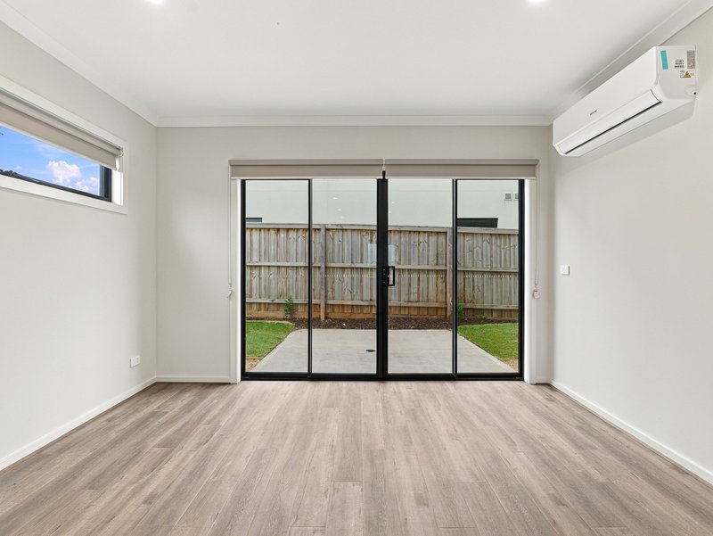 Photo - 49 Maradona Boulevard, Deanside VIC 3336 - Image 6