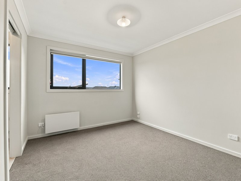 Photo - 49 Maradona Boulevard, Deanside VIC 3336 - Image 10