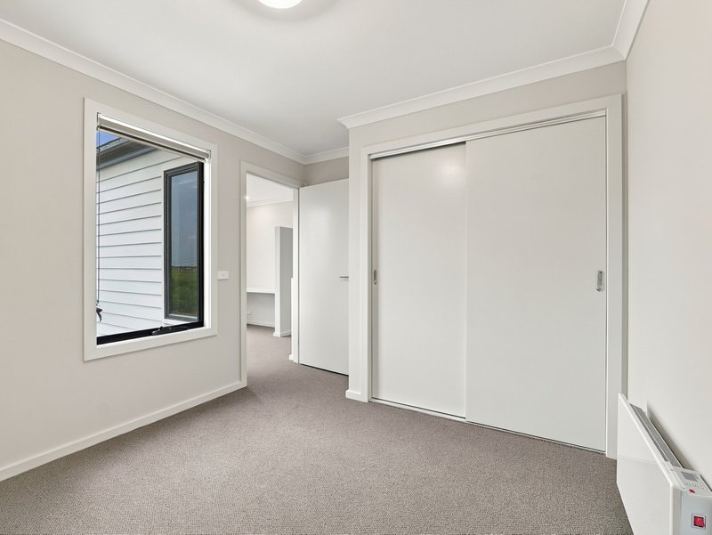 Photo - 49 Maradona Boulevard, Deanside VIC 3336 - Image 11