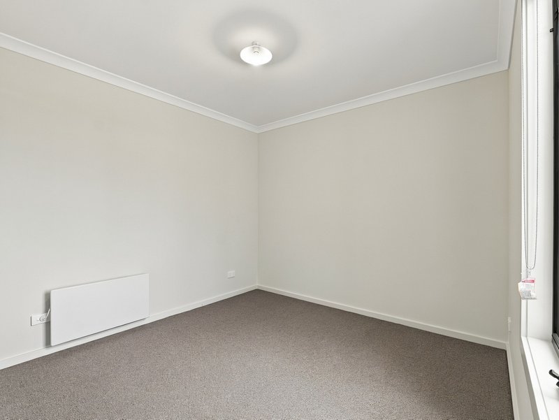 Photo - 49 Maradona Boulevard, Deanside VIC 3336 - Image 12