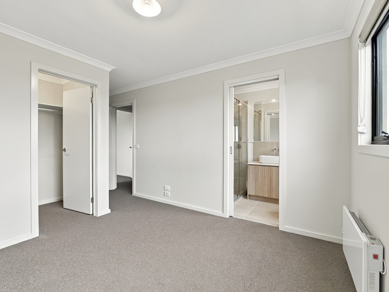 Photo - 49 Maradona Boulevard, Deanside VIC 3336 - Image 15