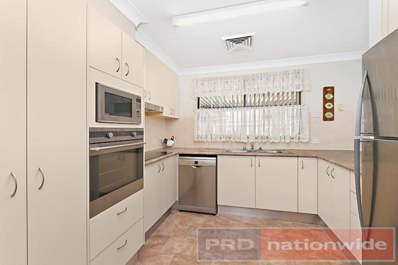 Photo - 49 Martin Crescent, Milperra NSW 2214 - Image 4