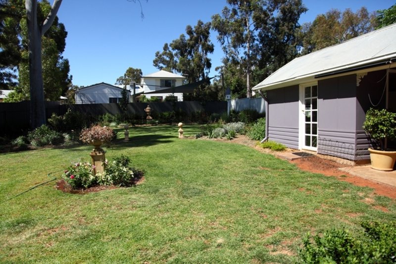 Photo - 49 Messner Street, Griffith NSW 2680 - Image 12