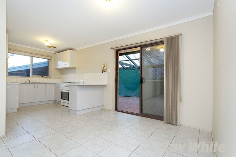 Photo - 49 Michelle Drive, Hampton Park VIC 3976 - Image 3