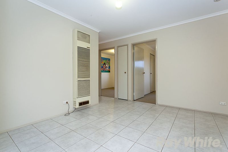 Photo - 49 Michelle Drive, Hampton Park VIC 3976 - Image 5