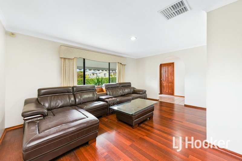 Photo - 49 Mossgiel Park Drive, Endeavour Hills VIC 3802 - Image 6