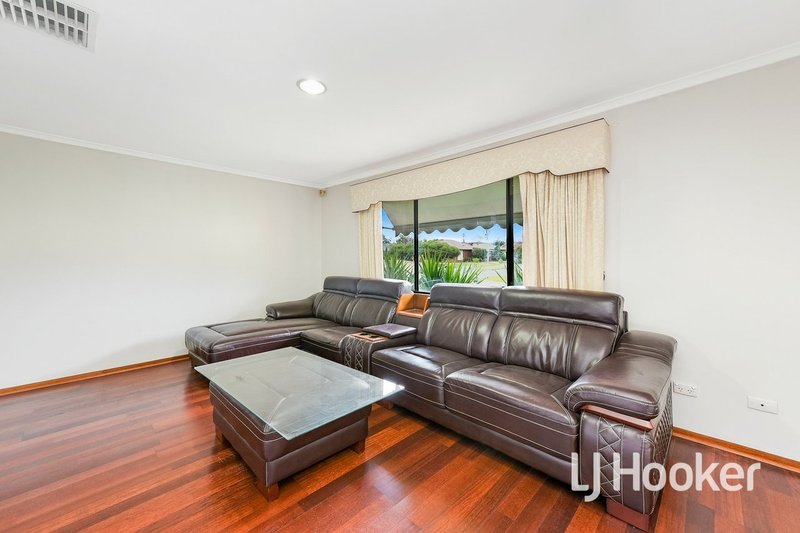 Photo - 49 Mossgiel Park Drive, Endeavour Hills VIC 3802 - Image 7