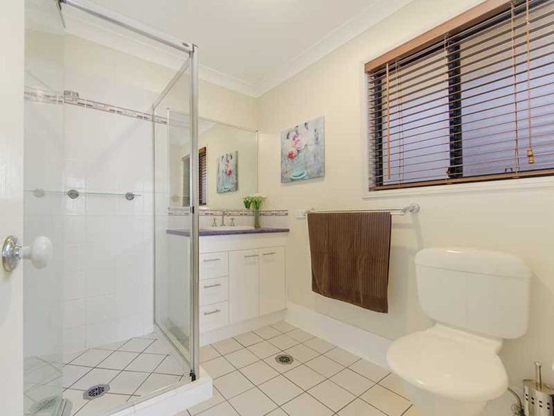 Photo - 49 Observatory Drive, Reedy Creek QLD 4227 - Image 10