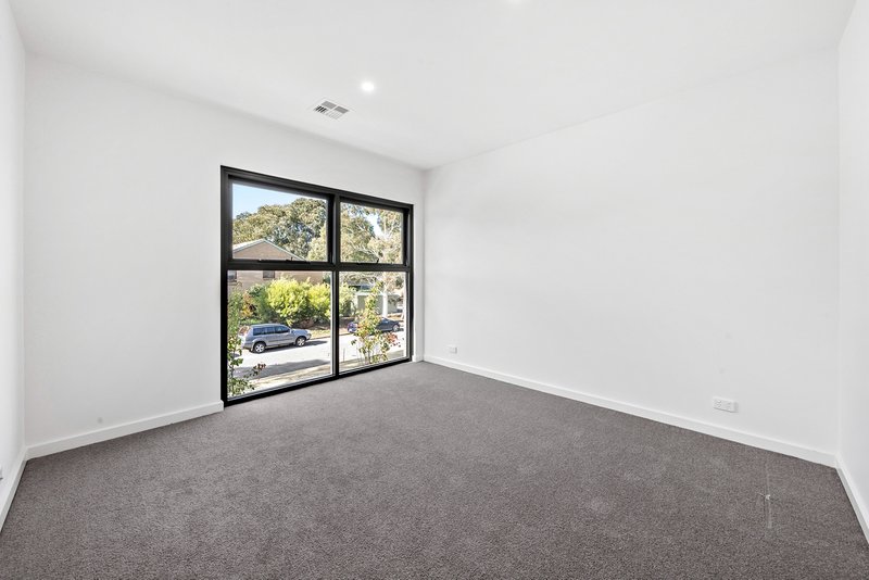 Photo - 4/9 Oliver Street, Lyneham ACT 2602 - Image 11