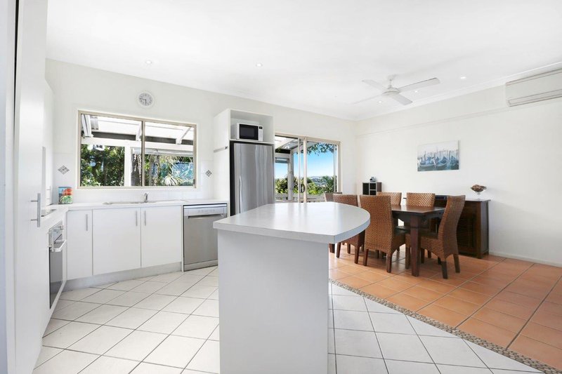 Photo - 49 Orealla Crescent, Sunrise Beach QLD 4567 - Image 5