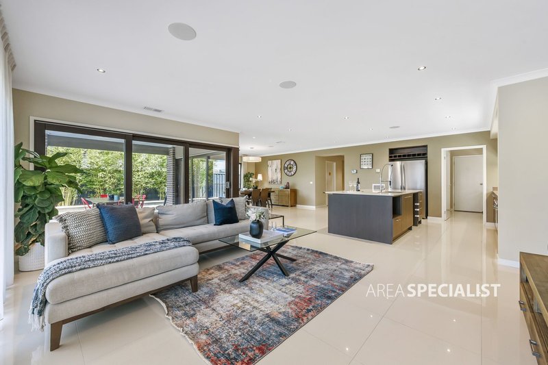 Photo - 49 Patricia Loop, Keysborough VIC 3173 - Image 11