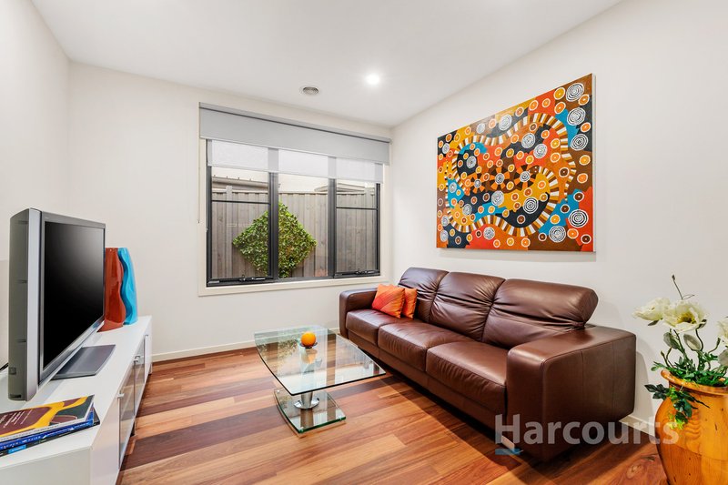 Photo - 49 Peak Crescent, Wantirna VIC 3152 - Image 7