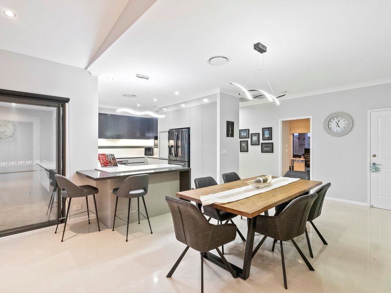 Photo - 49 Pebble Beach Drive, Runaway Bay QLD 4216 - Image 8