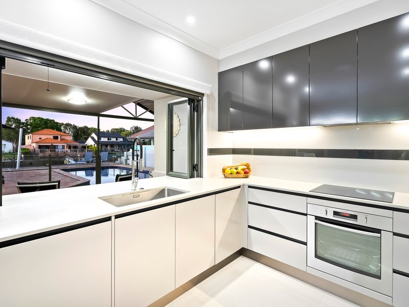 Photo - 49 Pebble Beach Drive, Runaway Bay QLD 4216 - Image 10