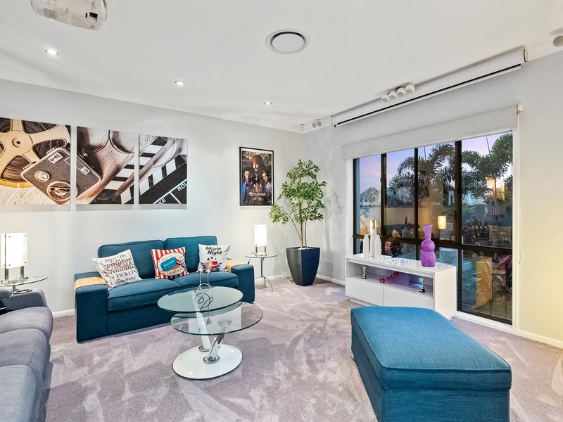 Photo - 49 Pebble Beach Drive, Runaway Bay QLD 4216 - Image 13