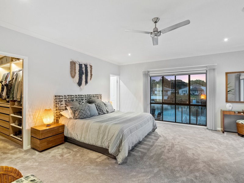 Photo - 49 Pebble Beach Drive, Runaway Bay QLD 4216 - Image 18